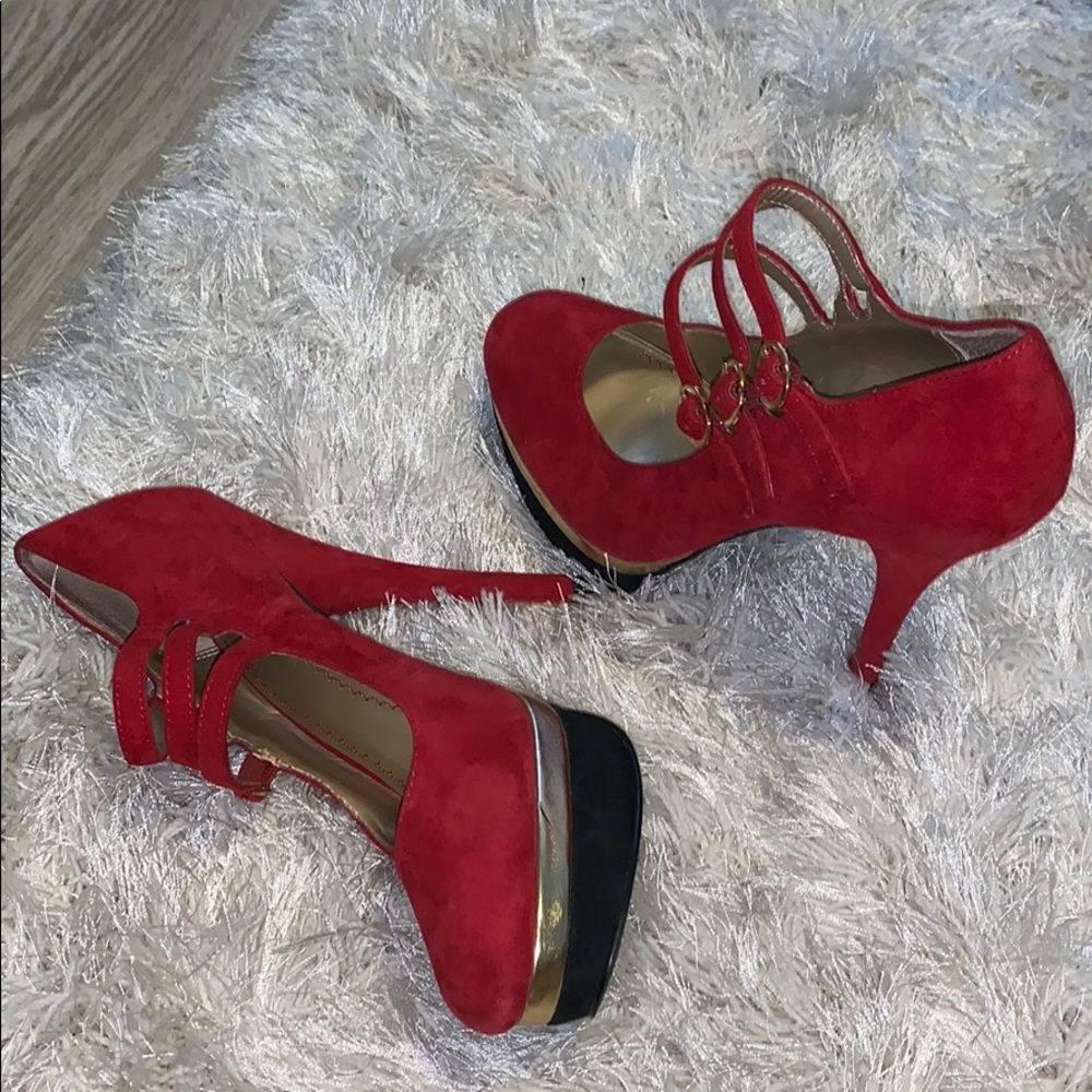 Shoe - Picture 2 of 3